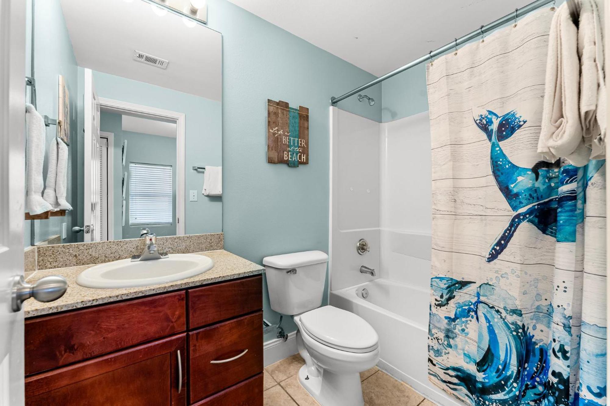 Laketown Wharf 1931 Apartment