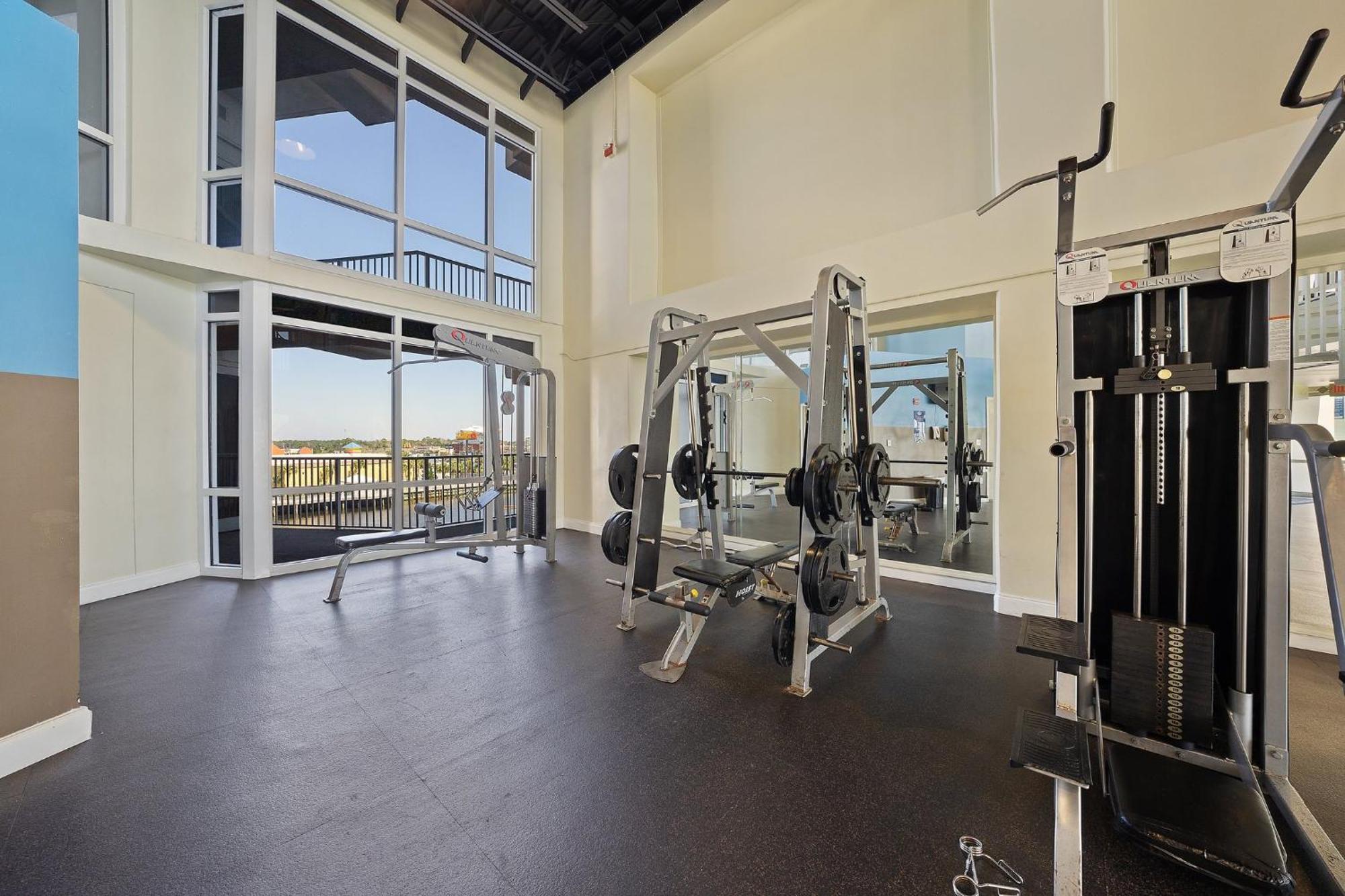 Laketown Wharf 1931 Apartment *